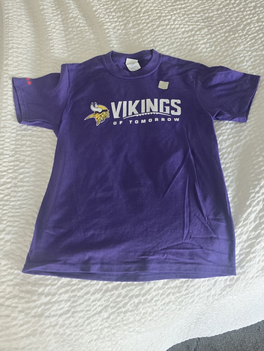 NWOT Minnesota Vikings Of Tomorrow Youth Large T-Shirt Scheels Sponsor NFL PC55Y